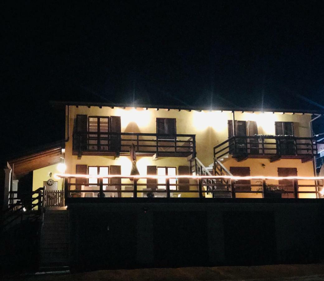 Bb10 Oasi Casa de hóspedes Arona Exterior foto